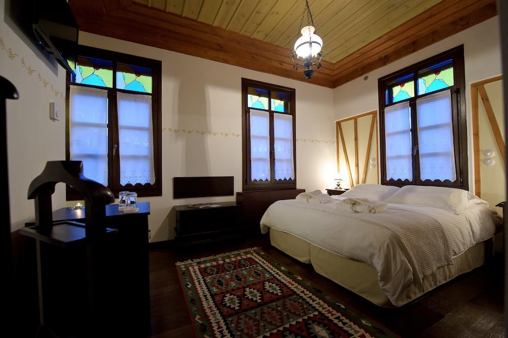 Orologopoulos Mansion Luxury Hotel 카스토리아 객실 사진